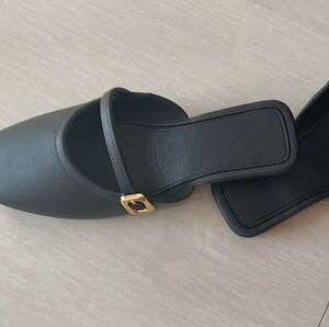 Almost New Black Women's Slides 🖤👡